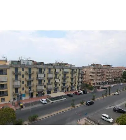 شقة Appartamento Santuzzi لينتيني